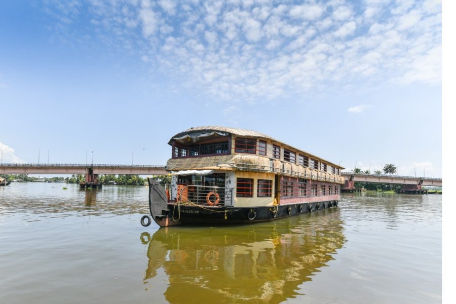 1-Day 1-Night Kumarakom Serenity: Houseboat Escape